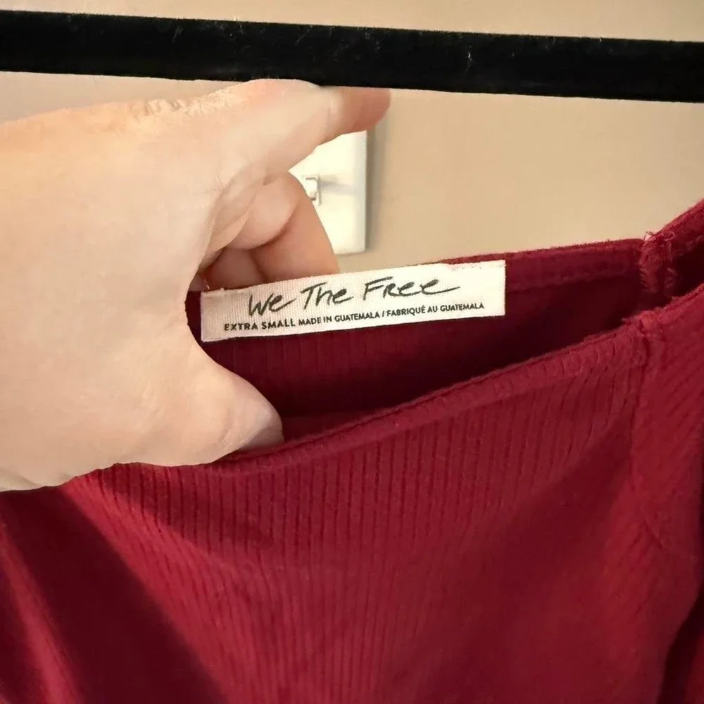 We The Free Burgundy Red Square Neck Round Hem Puffed Sleeve Top‎ Size XS